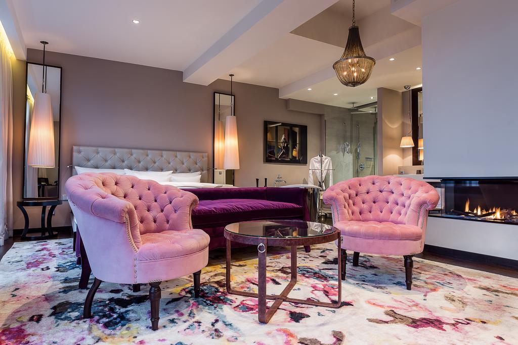 โรงแรมซู เบอร์ลิน ภายนอก รูปภาพ A suite at the hotel
